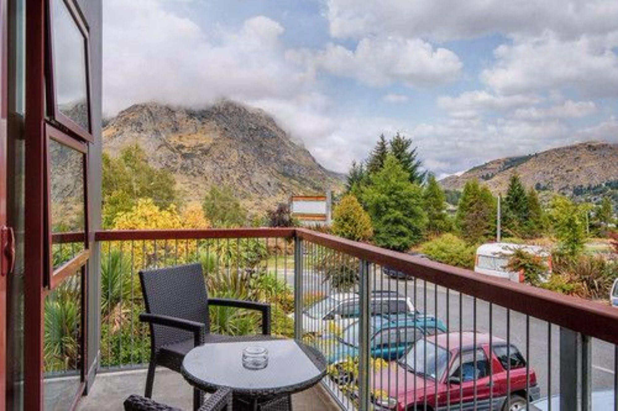 Shotover Lodge Wanaka Bagian luar foto