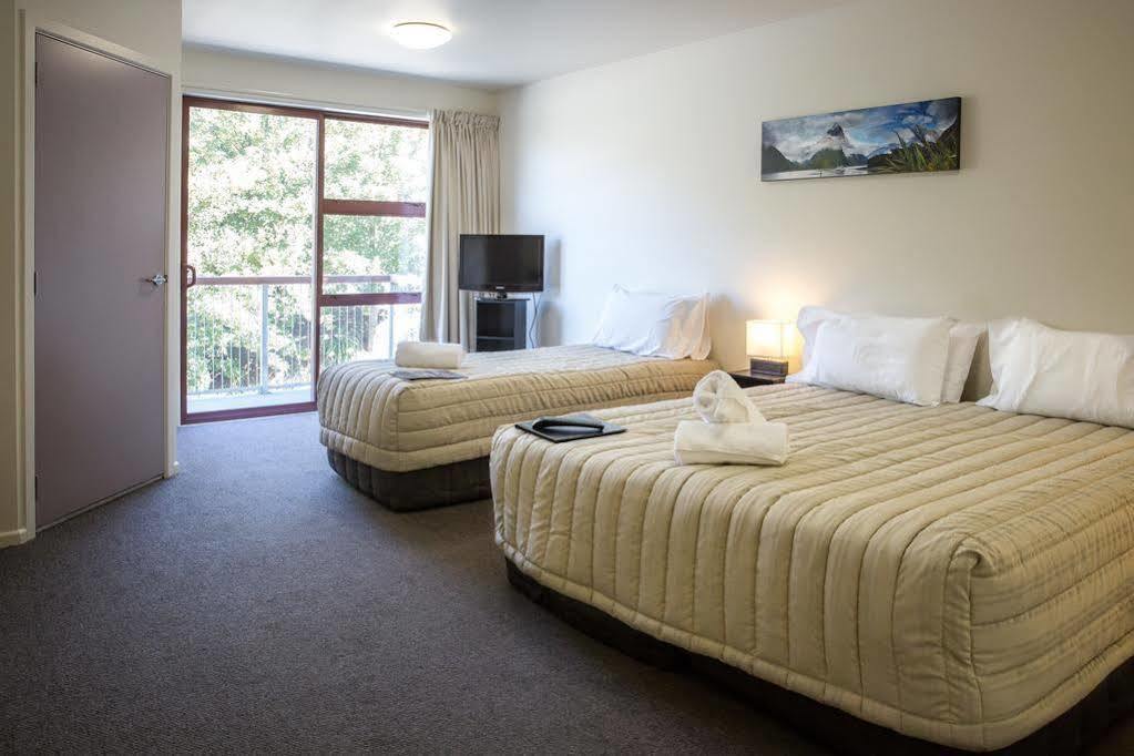 Shotover Lodge Wanaka Bagian luar foto